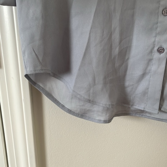 Ann Taylor v neck house with decor sleeves in size Medium - Picture 3 of 7